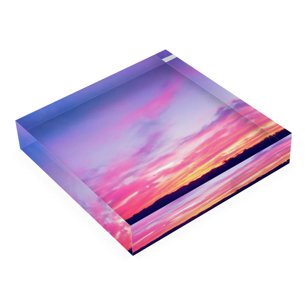 DOLUXCHIC RAYLOのPink Sunset sky Acrylic Block :placed flat