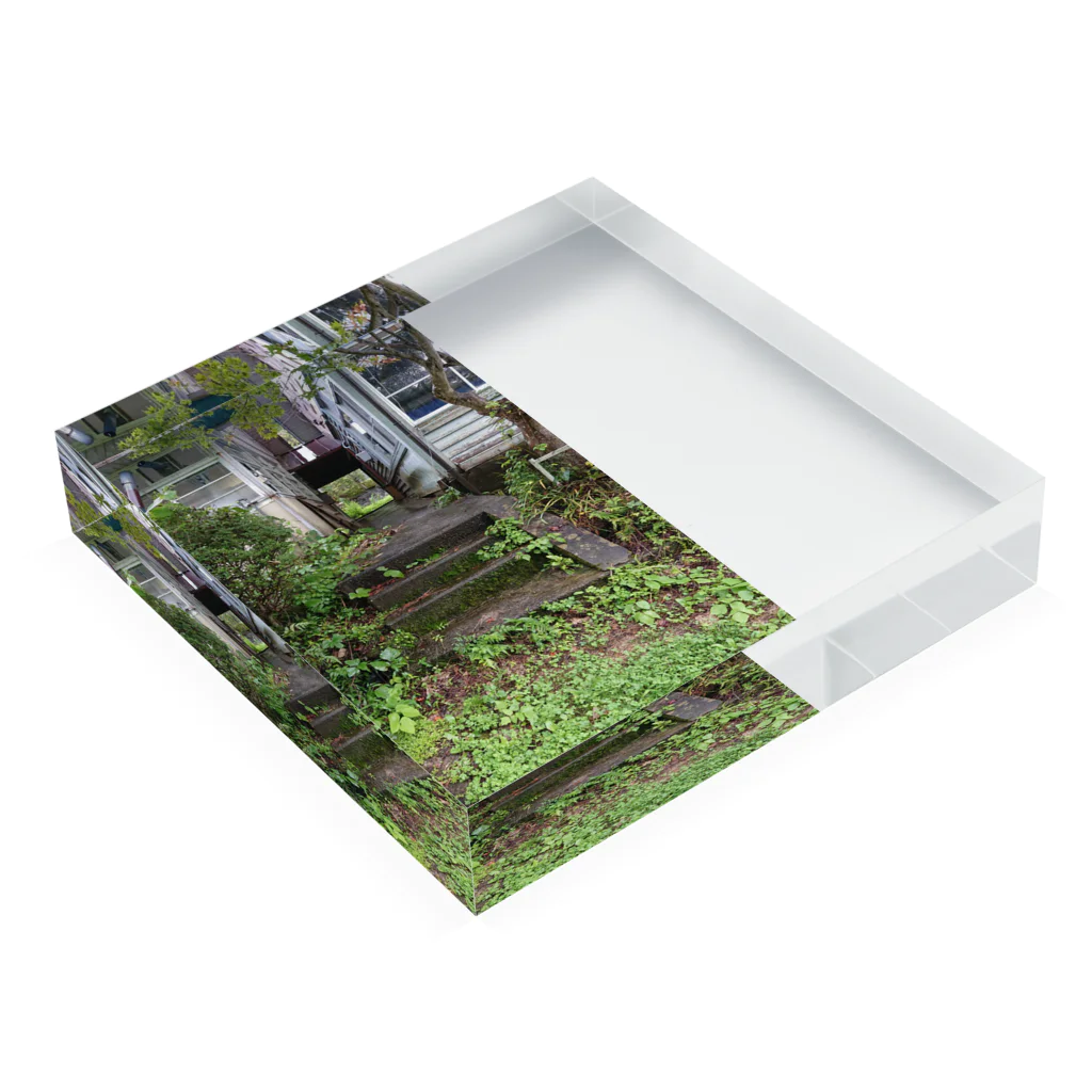路地と廃墟と緑の廃校 Acrylic Block :placed flat