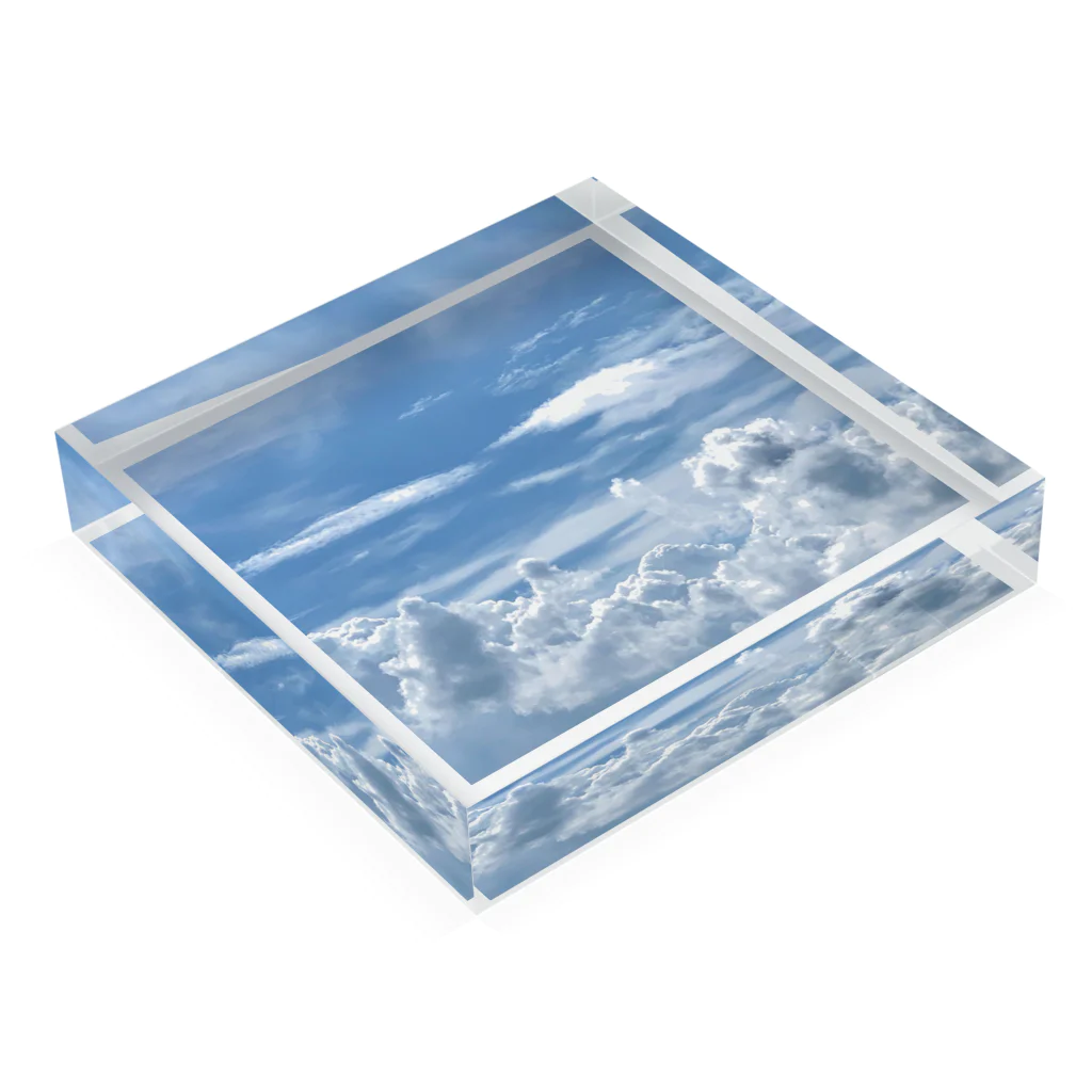 miyimの青空、雲、空と雲 Acrylic Block :placed flat