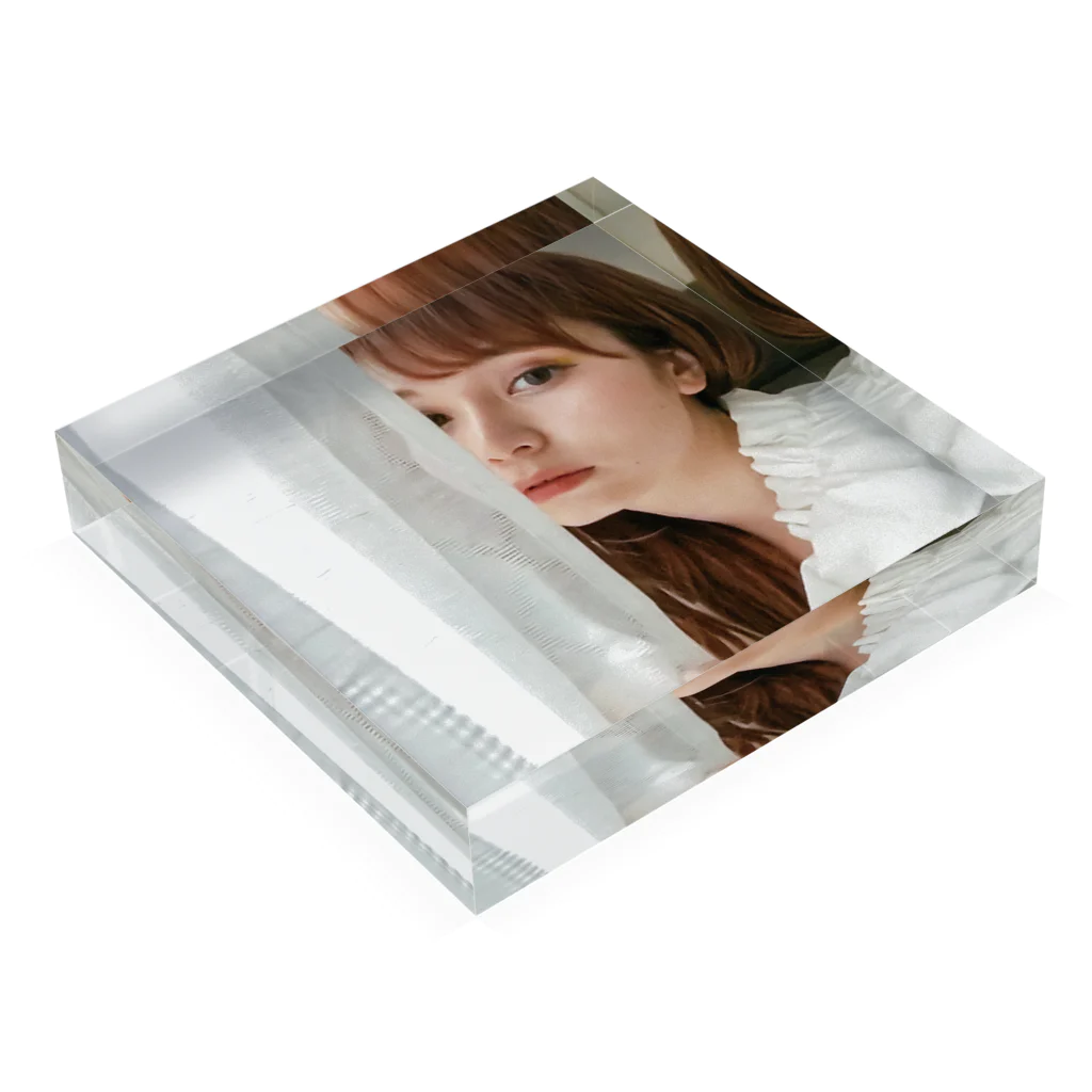 藤城アンナ×ともまつりかのアクリルブロック Acrylic Block :placed flat