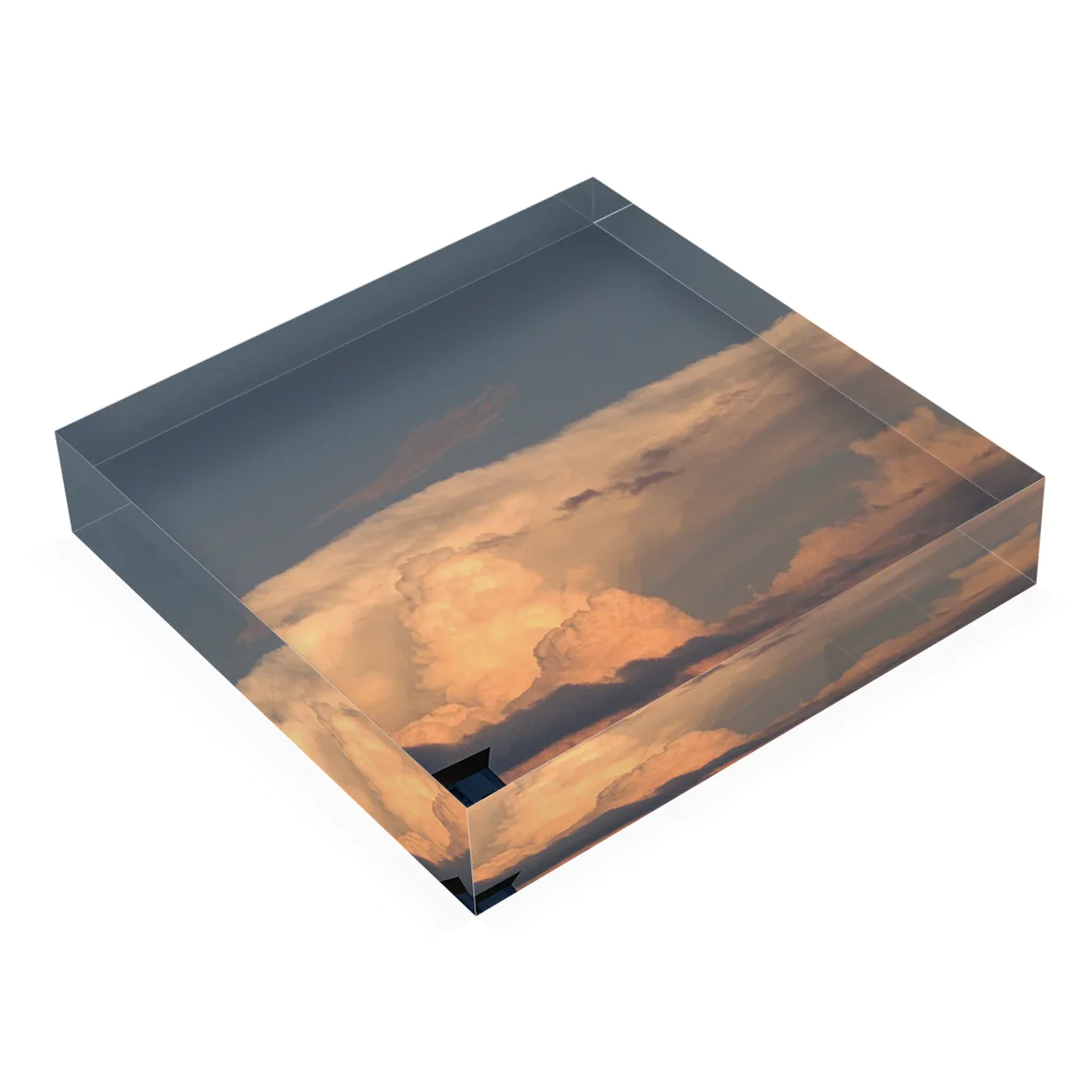ももたんの夏の夕日に照らされた積乱雲(雷雲) Acrylic Block :placed flat