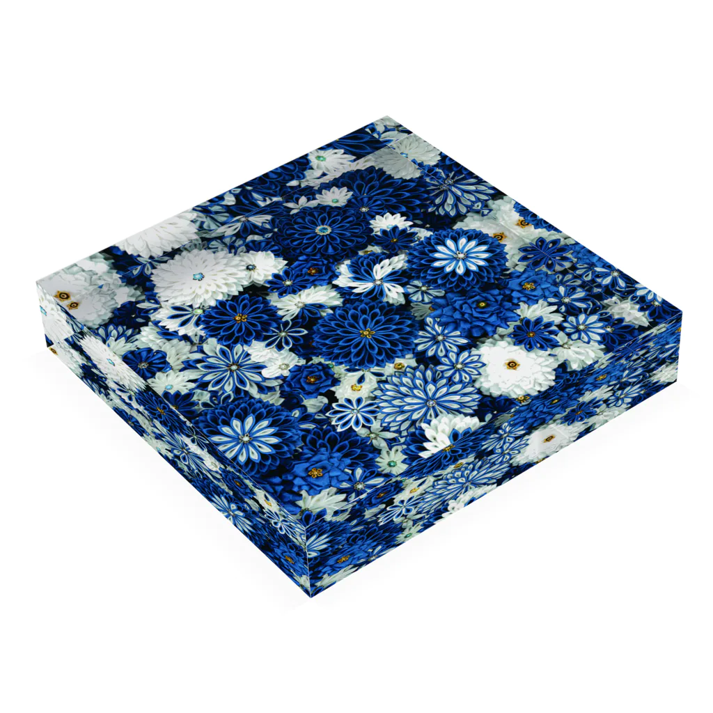 Japanese Fabric Flower coconの花群生紋様　瑠璃×月白 アクリルブロックの平置き
