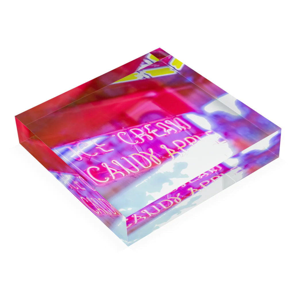 NEON LIGHT STARSのAPPLE NEON マシカク Acrylic Block :placed flat