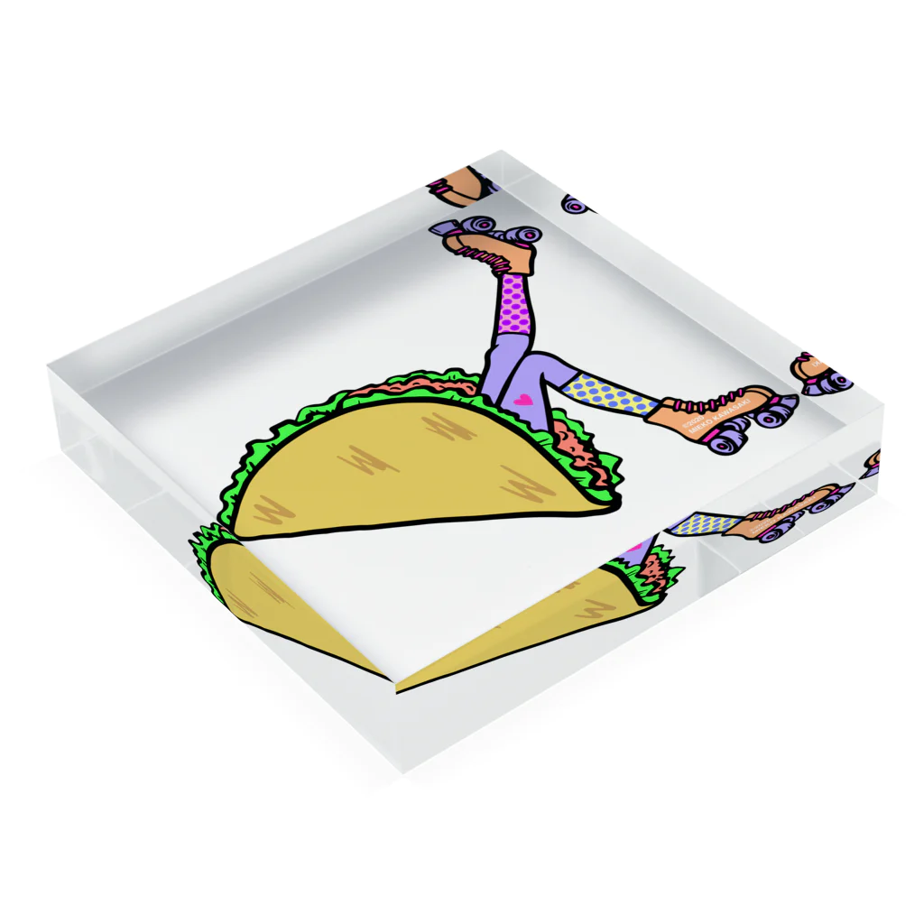 Mieko_Kawasakiのタコス　ローラースケート　ガール  TACOS ROLLER GIRL DOT 水玉　ドット　Tacos Rollerskate Rainbow Acrylic Block :placed flat