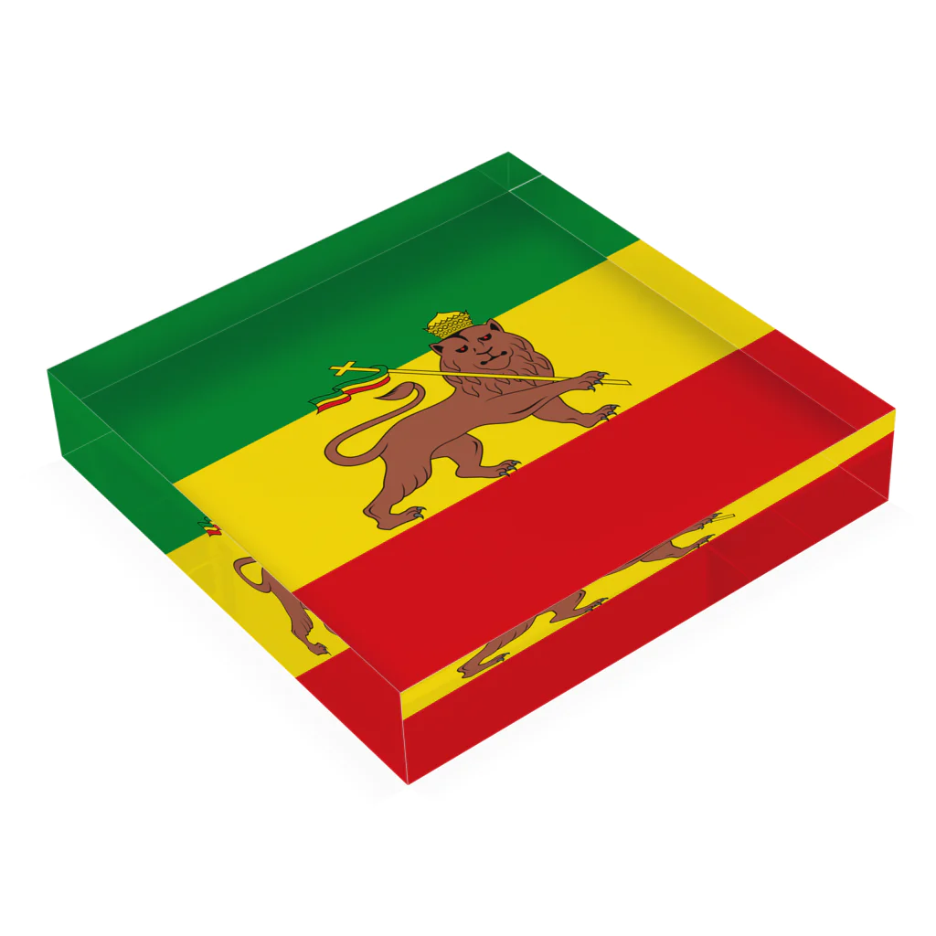 DRIPPEDのRASTAFARI LION FLAG-エチオピア帝国の国旗- Tシャツ アクリルブロックの平置き