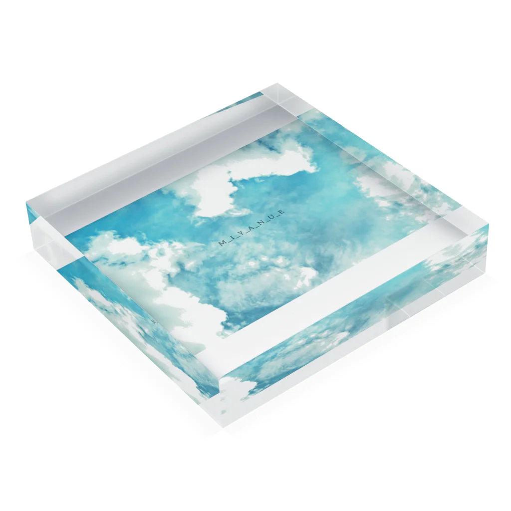 miyanueの空 Acrylic Block :placed flat