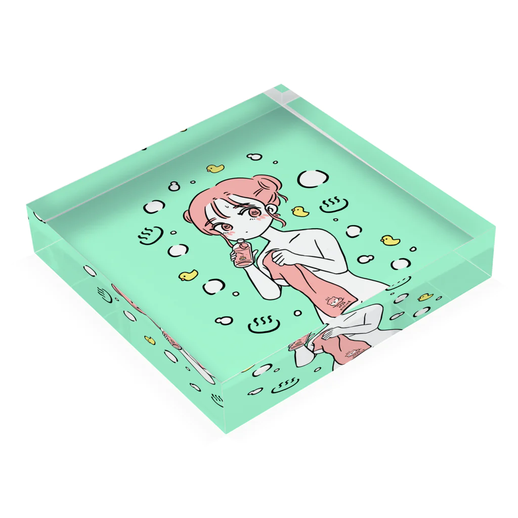 サウナ好きのカワウソのせんとうあがりのおんなのこグリーン Acrylic Block :placed flat