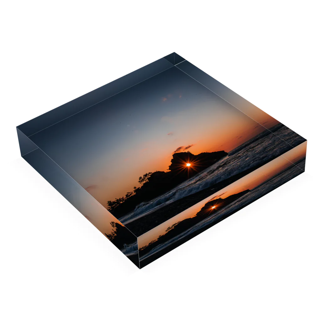 M's photographyの窓岩のダイアモンド夕日 Acrylic Block :placed flat