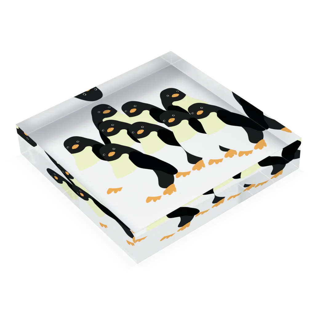 mendakoshopのこっちを見てくるペンギン Acrylic Block :placed flat
