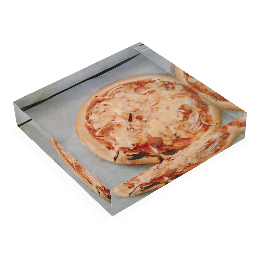 ucadogのピザ Acrylic Block :placed flat