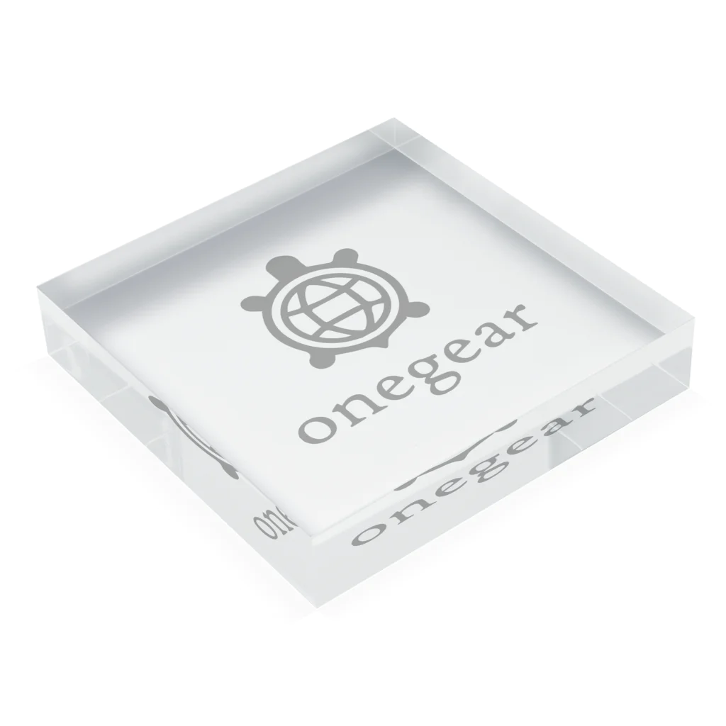 無骨キャンプ・アウトドア用品のonegear（ワンギア）のongaer（ワンギア） 公式ロゴ Acrylic Block :placed flat