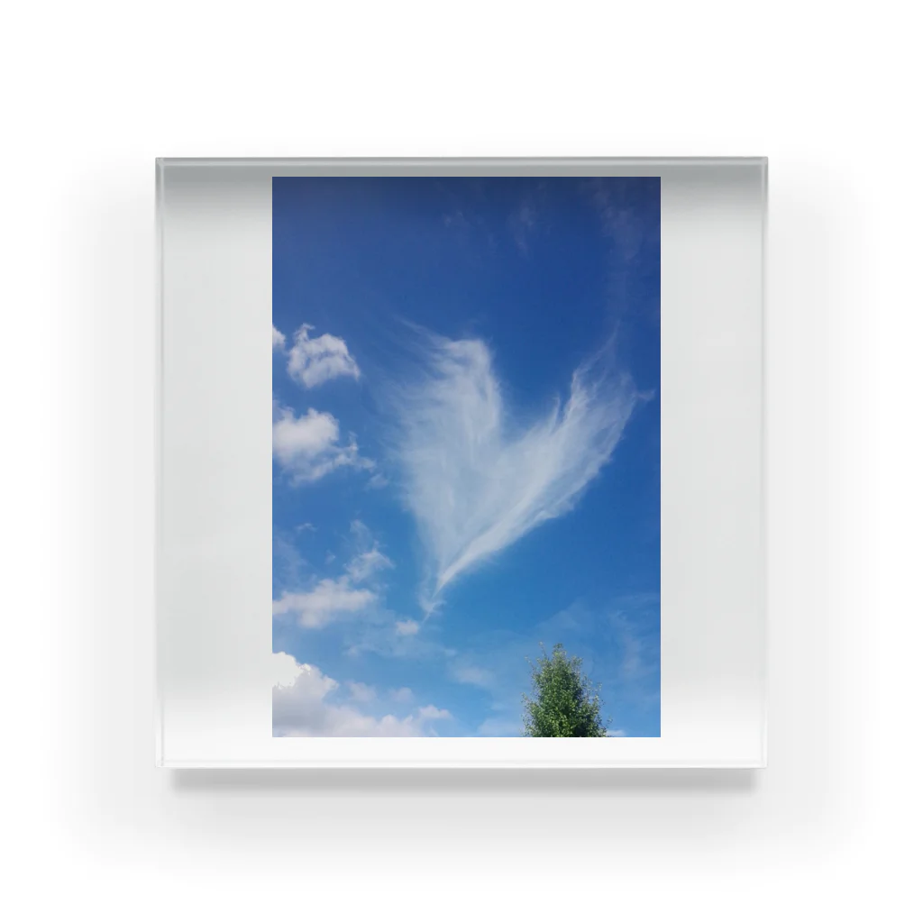 べてのハート型の雲 Acrylic Block