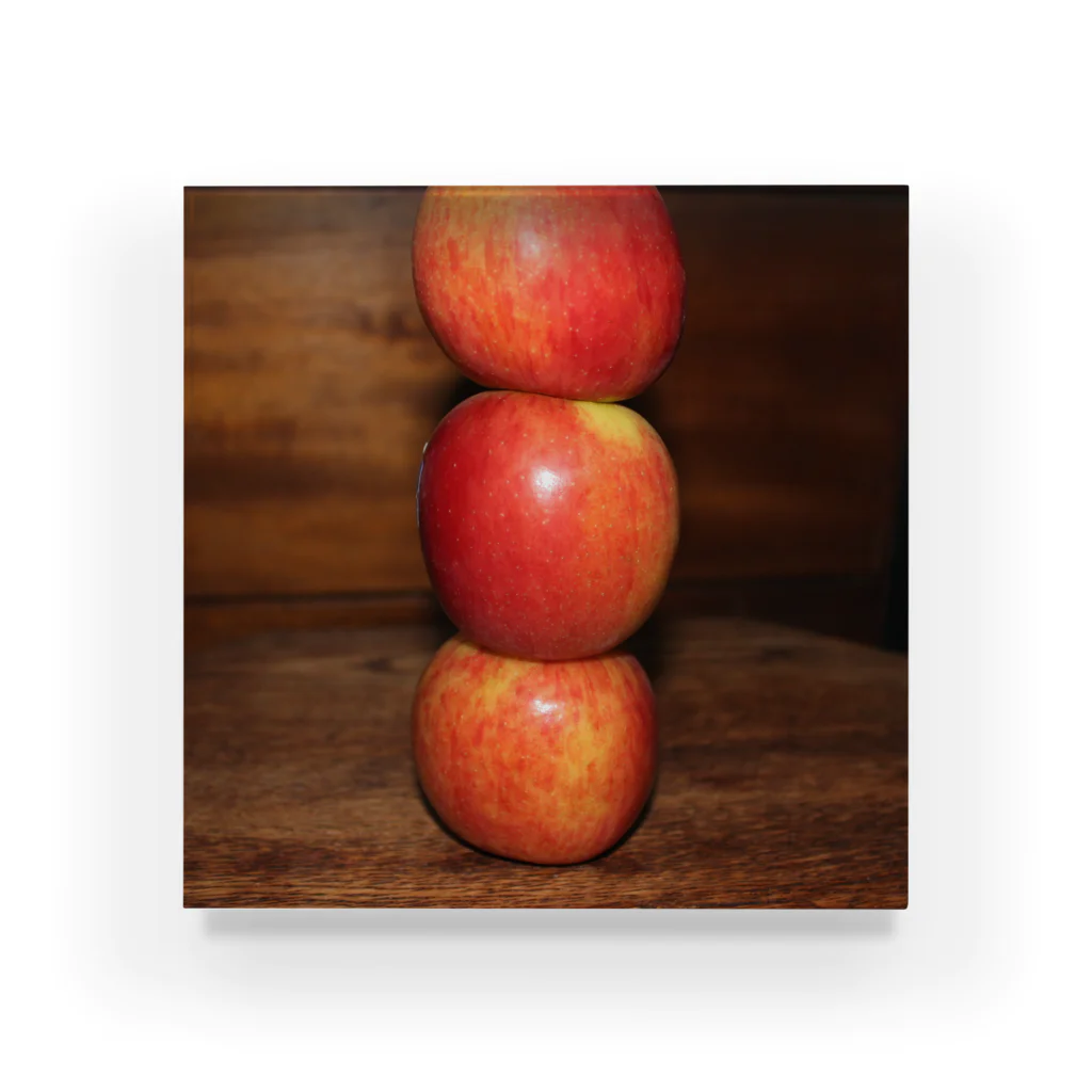 STELLAREOのリンゴ３酸さん アクリルブロック