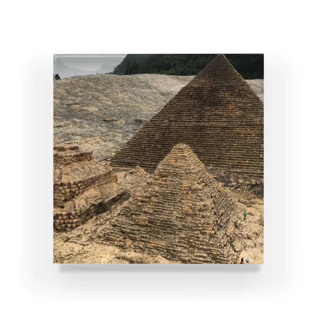 yutaka-kisoのピラミッド アクリルブロック