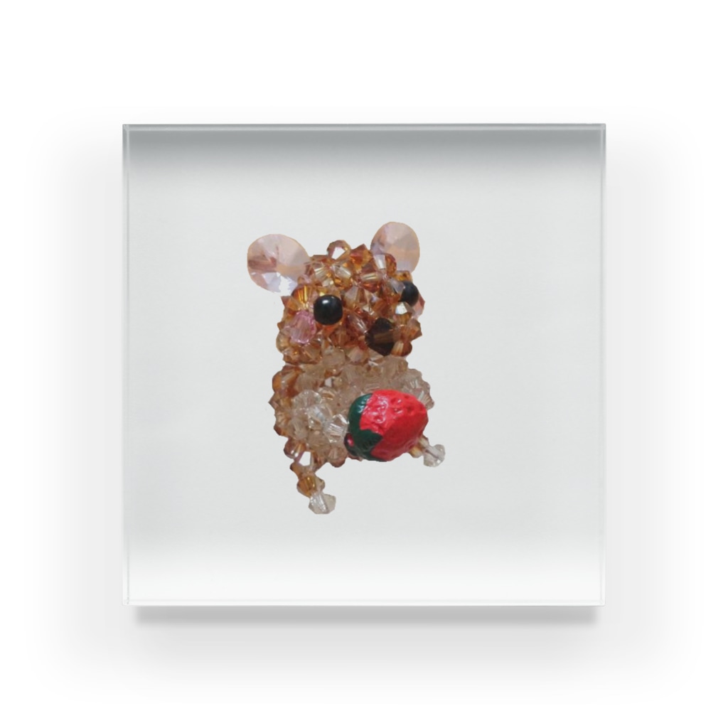 イチゴを持ったナキネズミちゃん ちばのぶよ Thebeadsland のアクリルブロック通販 Suzuri スズリ イチゴを持ったナキネズミちゃん ちばのぶよ Thebeadsland のアクリルブロック通販 Suzuri スズリ