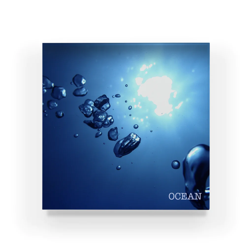 OCEANのBreath Acrylic Block