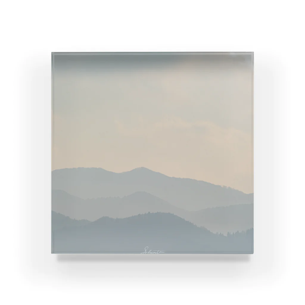 Shintaro Tsushima | 青森の絶景カメラマンの遠くの山々 Acrylic Block