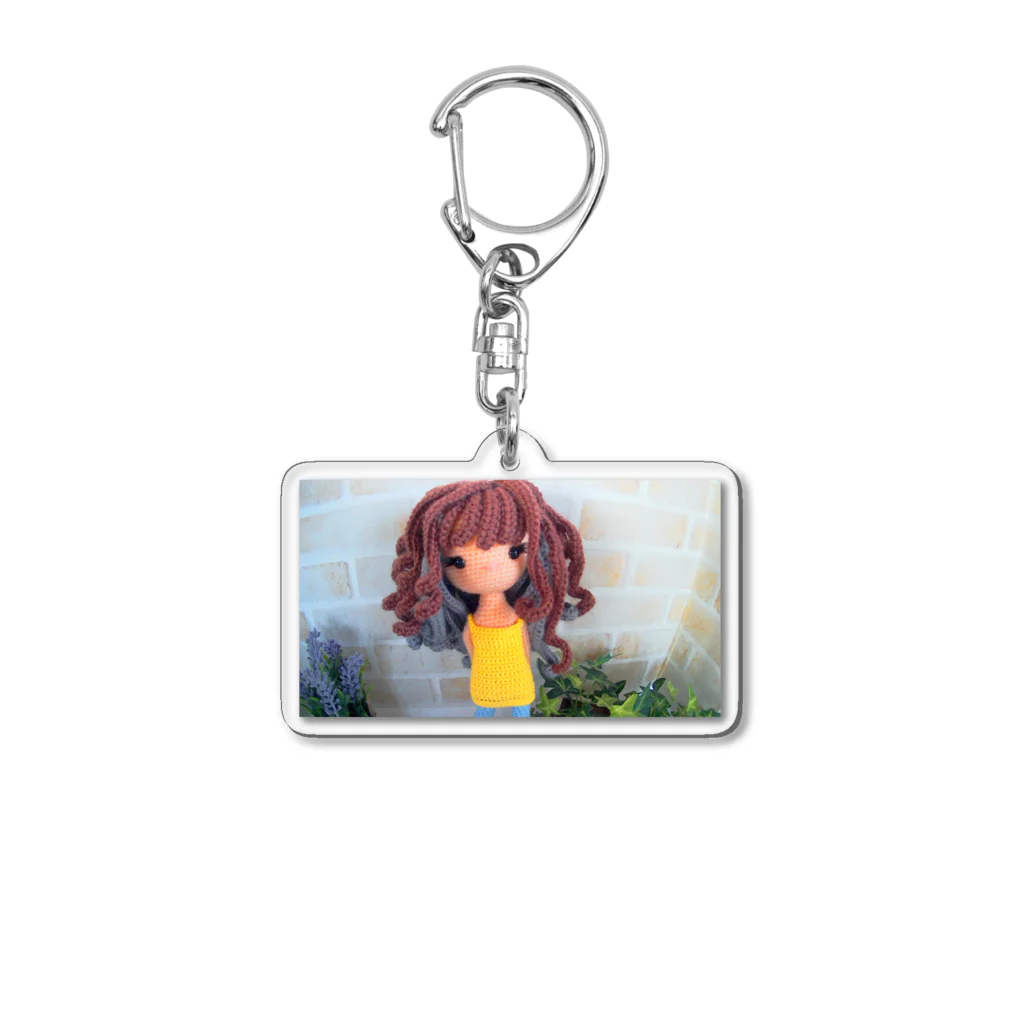 plumeria-maakoの黄色のタンクトップがお似合いなあみぐるみドール Acrylic Key Chain