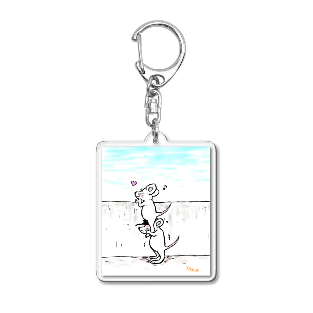 macomaco SUZURISTOREの海辺を見つめるリリー、支えるジョーイ Acrylic Key Chain