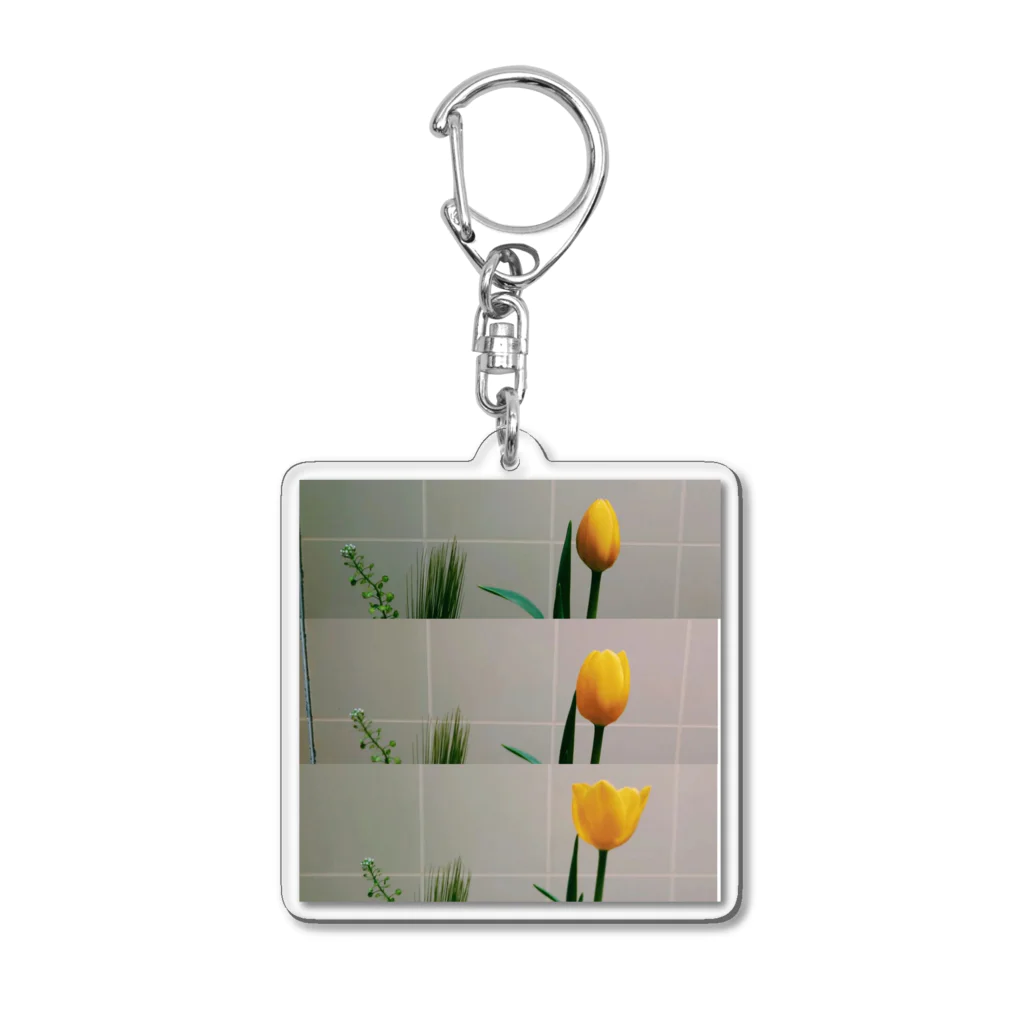 rei storeのtulip Acrylic Key Chain