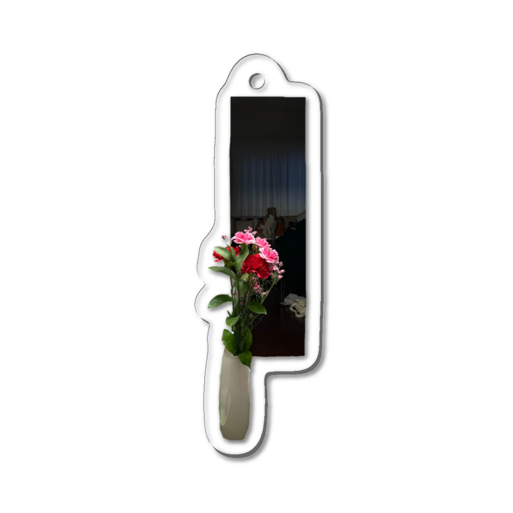 イノカ・ワイガワの薔薇と麗しのモモ Acrylic Key Chain