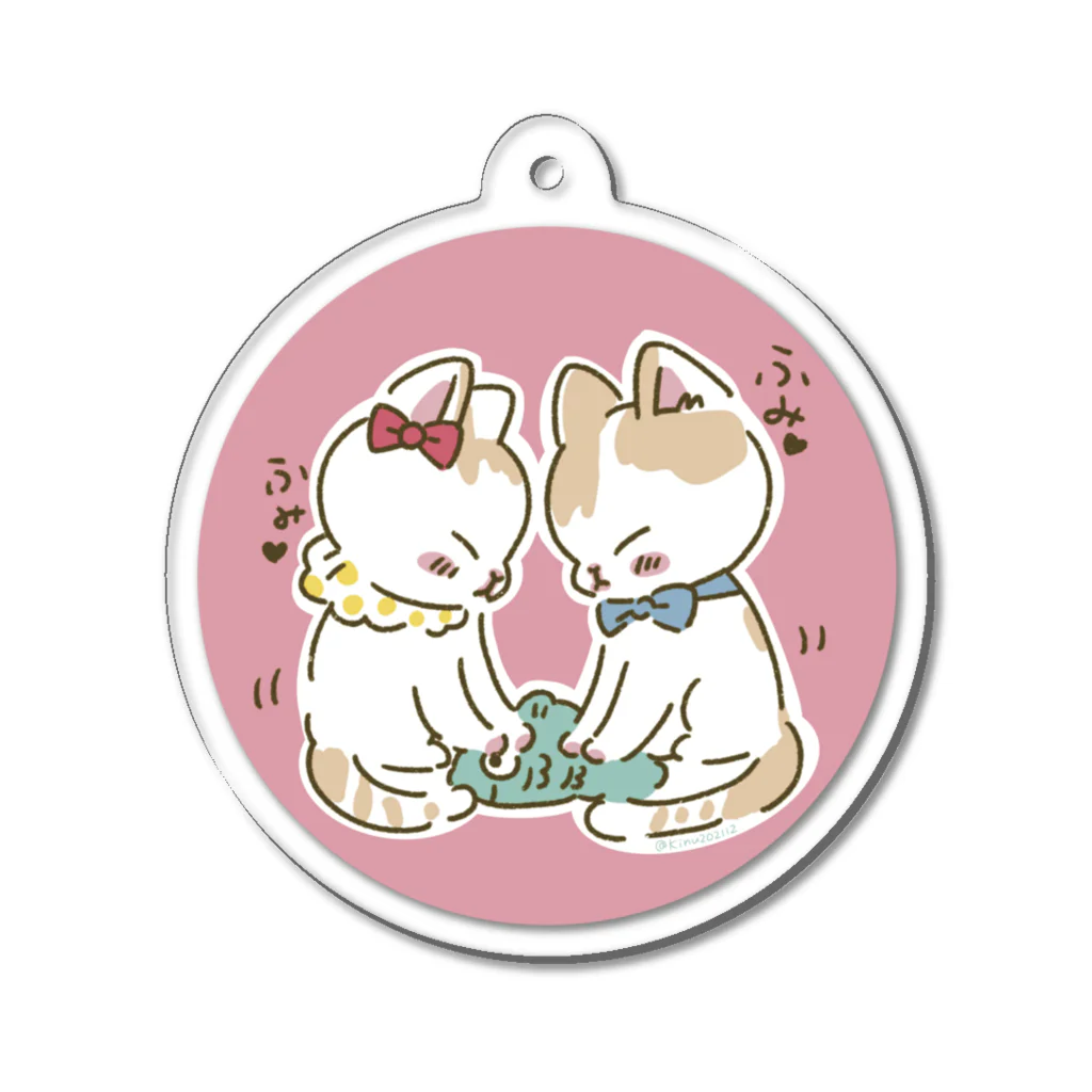 猫のきぬくんのお店のタマリンちゃんのふみふみ Acrylic Key Chain