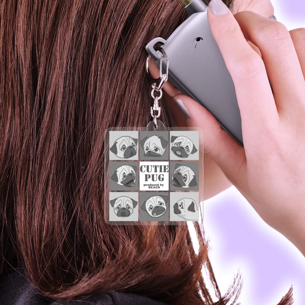 BEACSのCutie Pug 8面相 Acrylic Key Chain