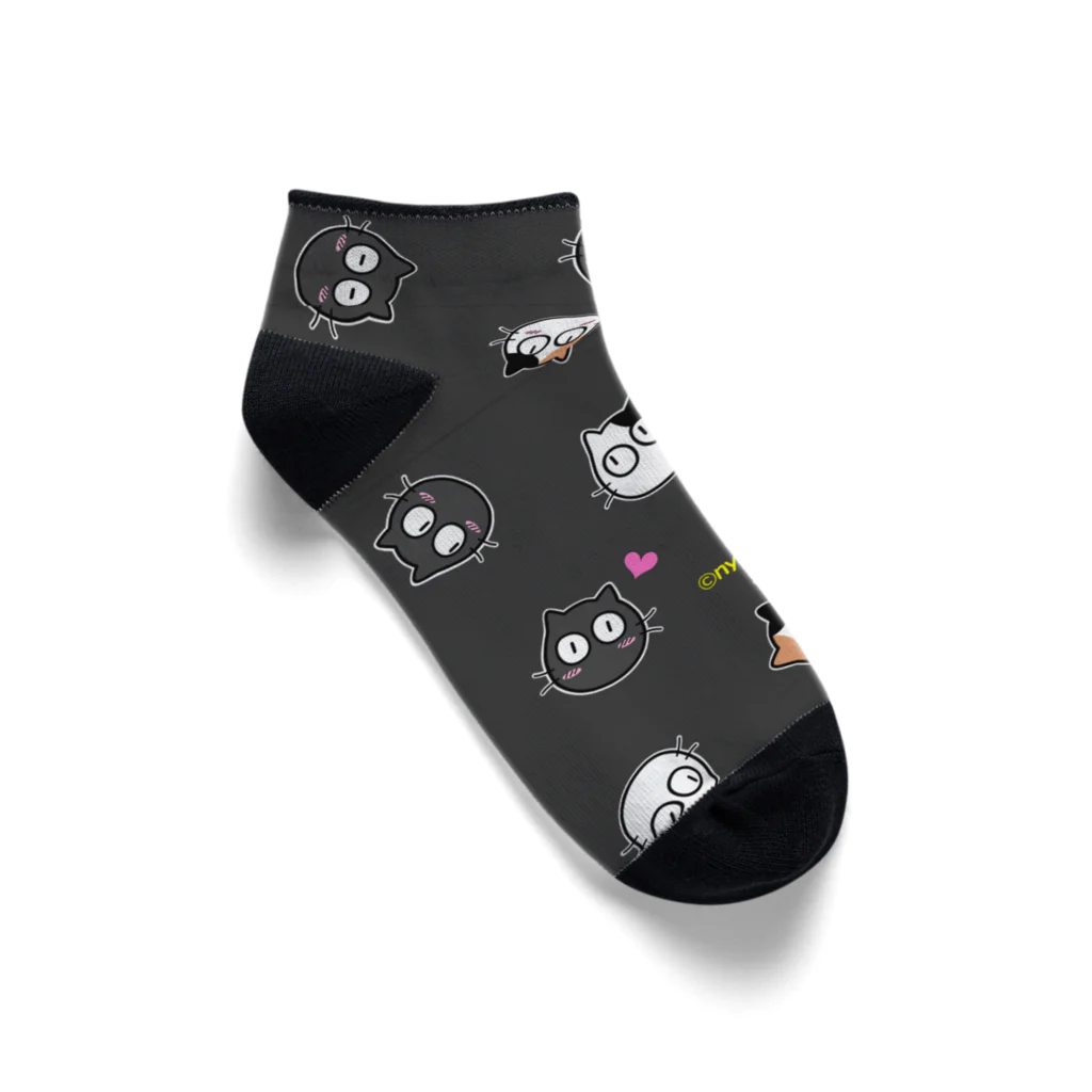 nyappensのおとぼけKUROがいっぱい（濃グレー） Ankle Socks