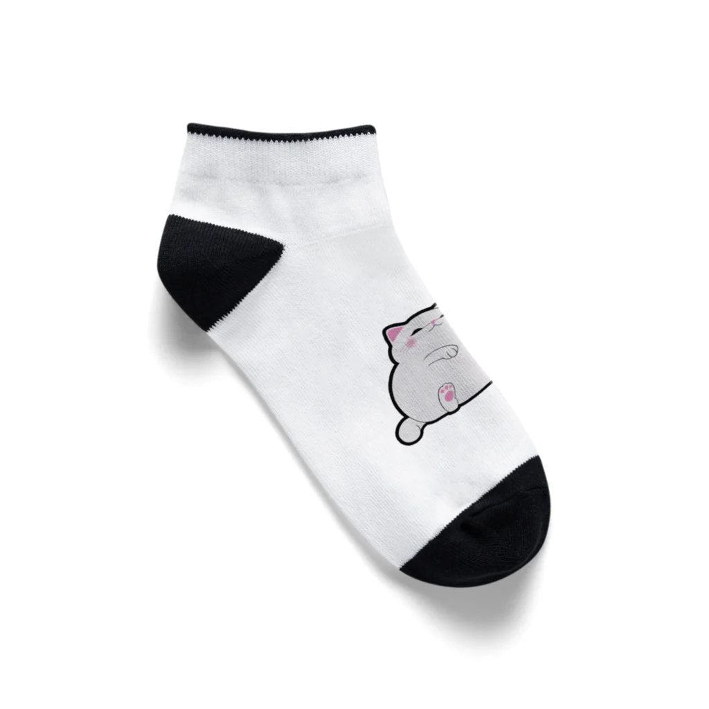 TMJ worksのぐうたら白猫。stuffed. Ankle Socks