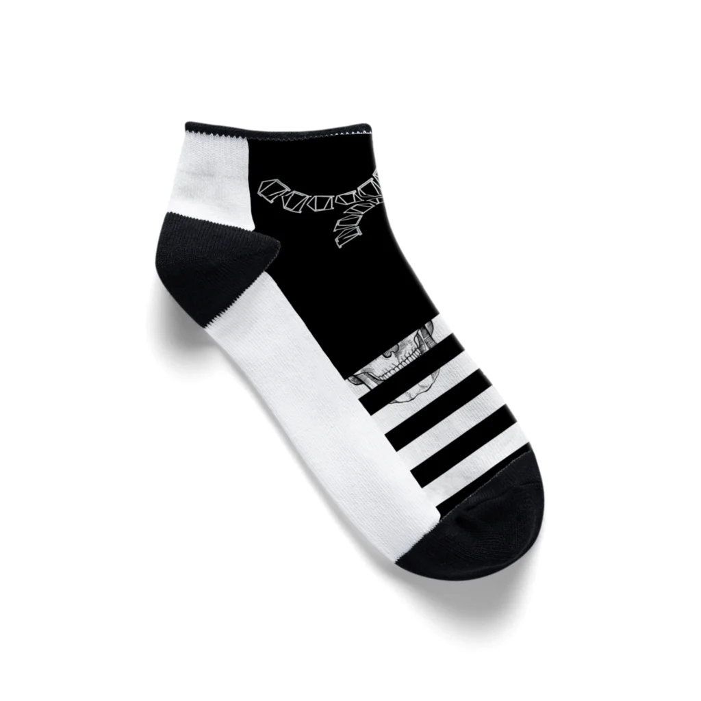 -DREDVERGNER-のHiding Bones Ankle Socks