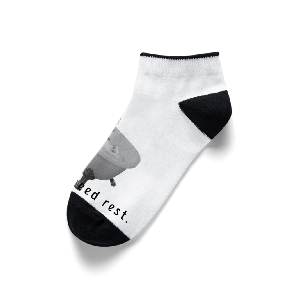 ML HOUSEの犬だって休みたい(モノクロ) Ankle Socks