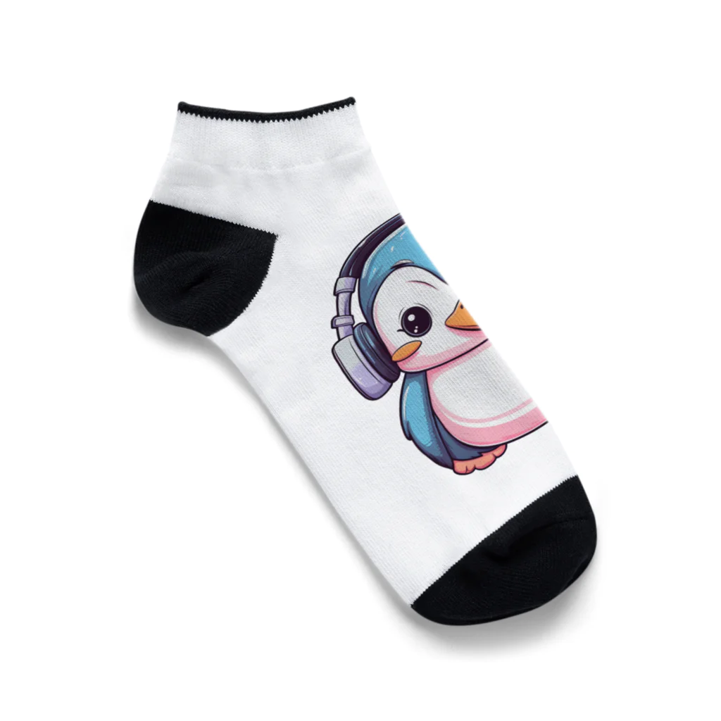 Vasetti_pressのヘッドホンを付けているペンギン Ankle Socks