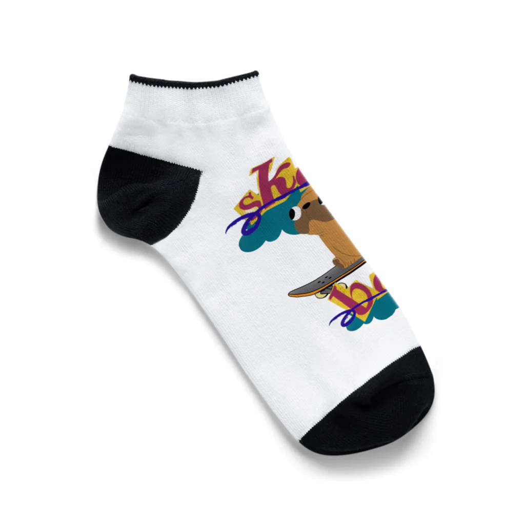 sloth_giraffeのスケートボードするワンコ Ankle Socks