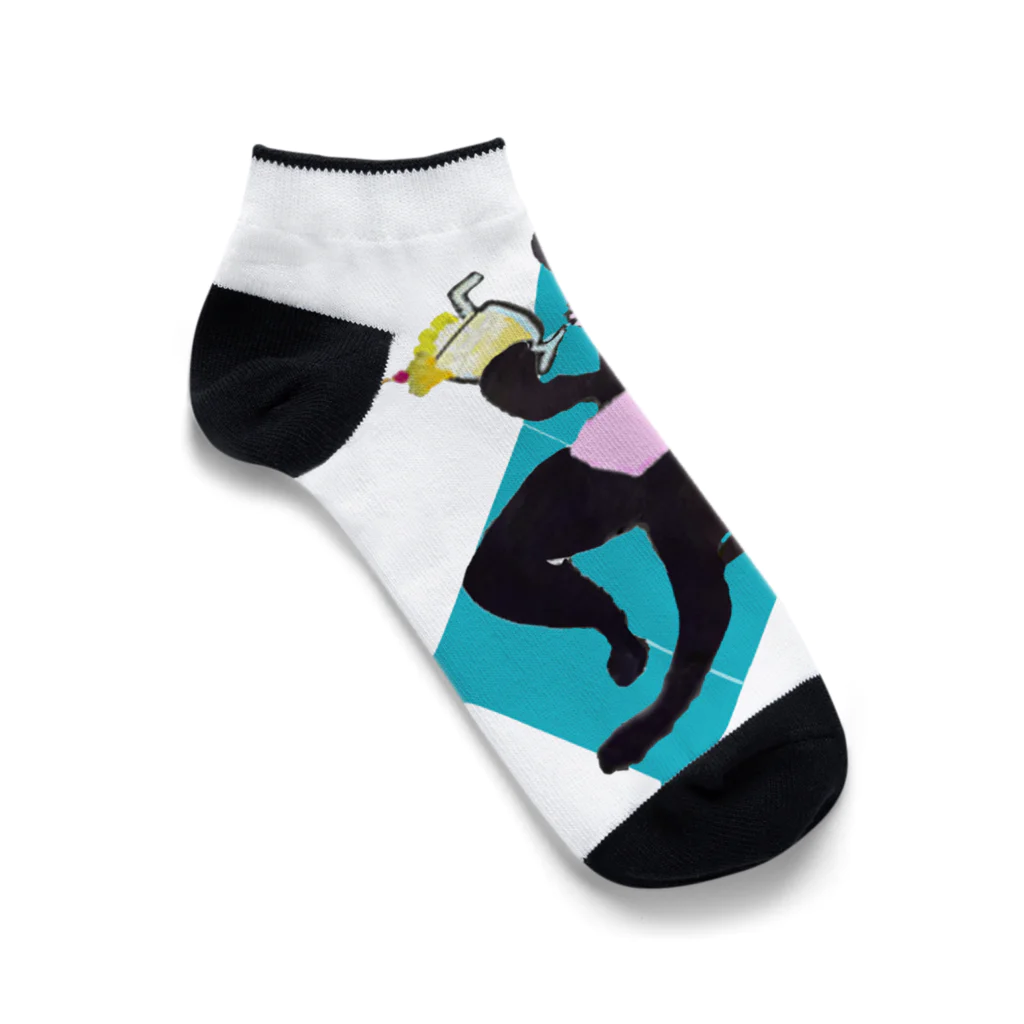 Parallel_merchの海でバカンスの黒猫BIBI Ankle Socks