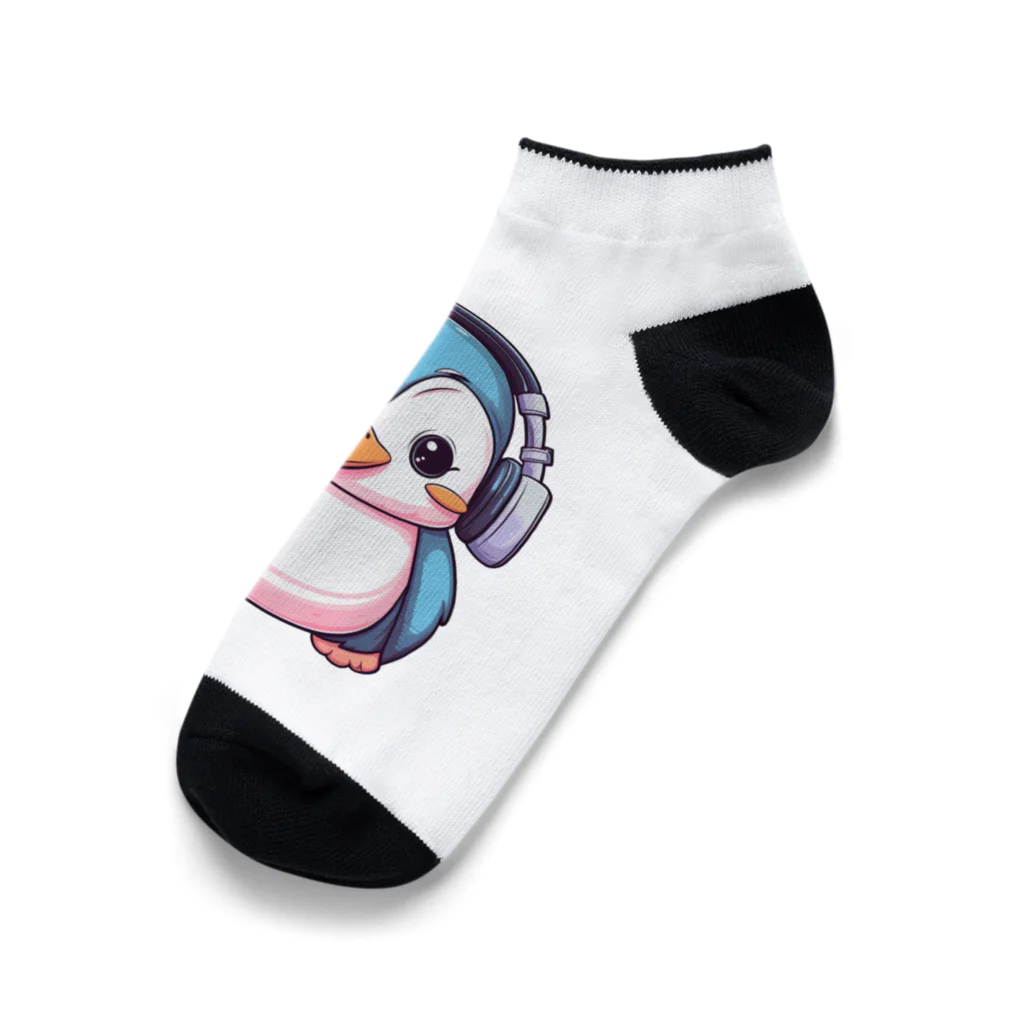 Vasetti_pressのヘッドホンを付けているペンギン Ankle Socks