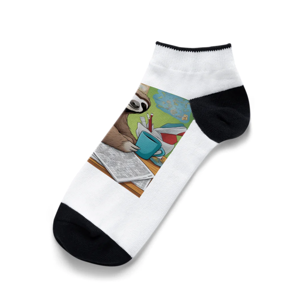 hobopoの"A Sloth Trying Various Things"  Ankle Socks