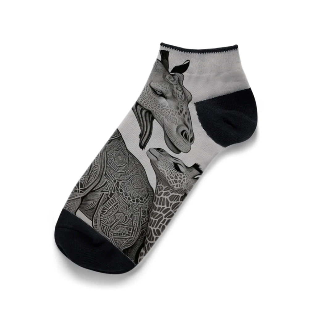 ZZRR12の共鳴の瞬間、愛あるキリンの微笑み Ankle Socks