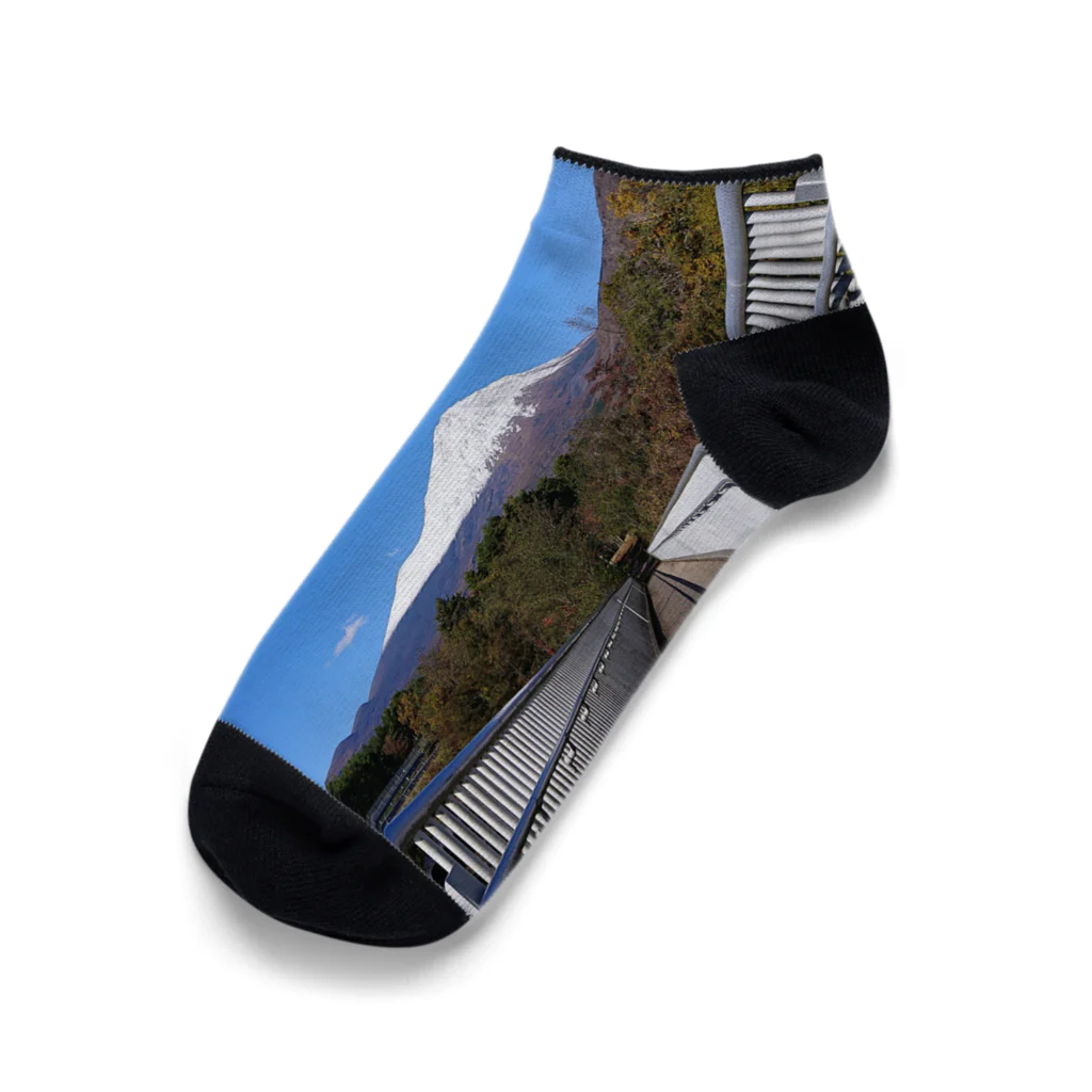 富士山のある景色の富士山と遊歩道 Ankle Socks