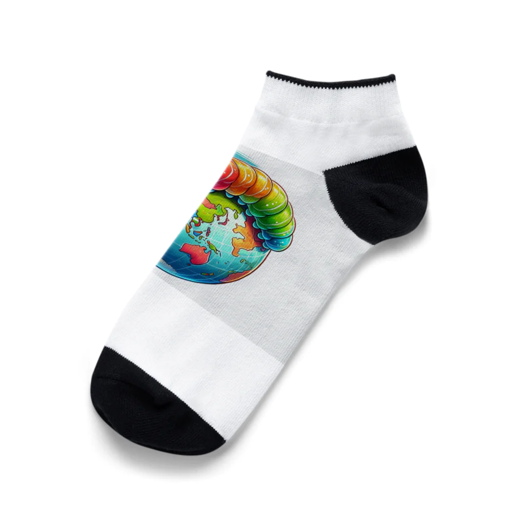 Bigstarの地球儀に乗ってる可愛い芋虫キャラクターです Ankle Socks