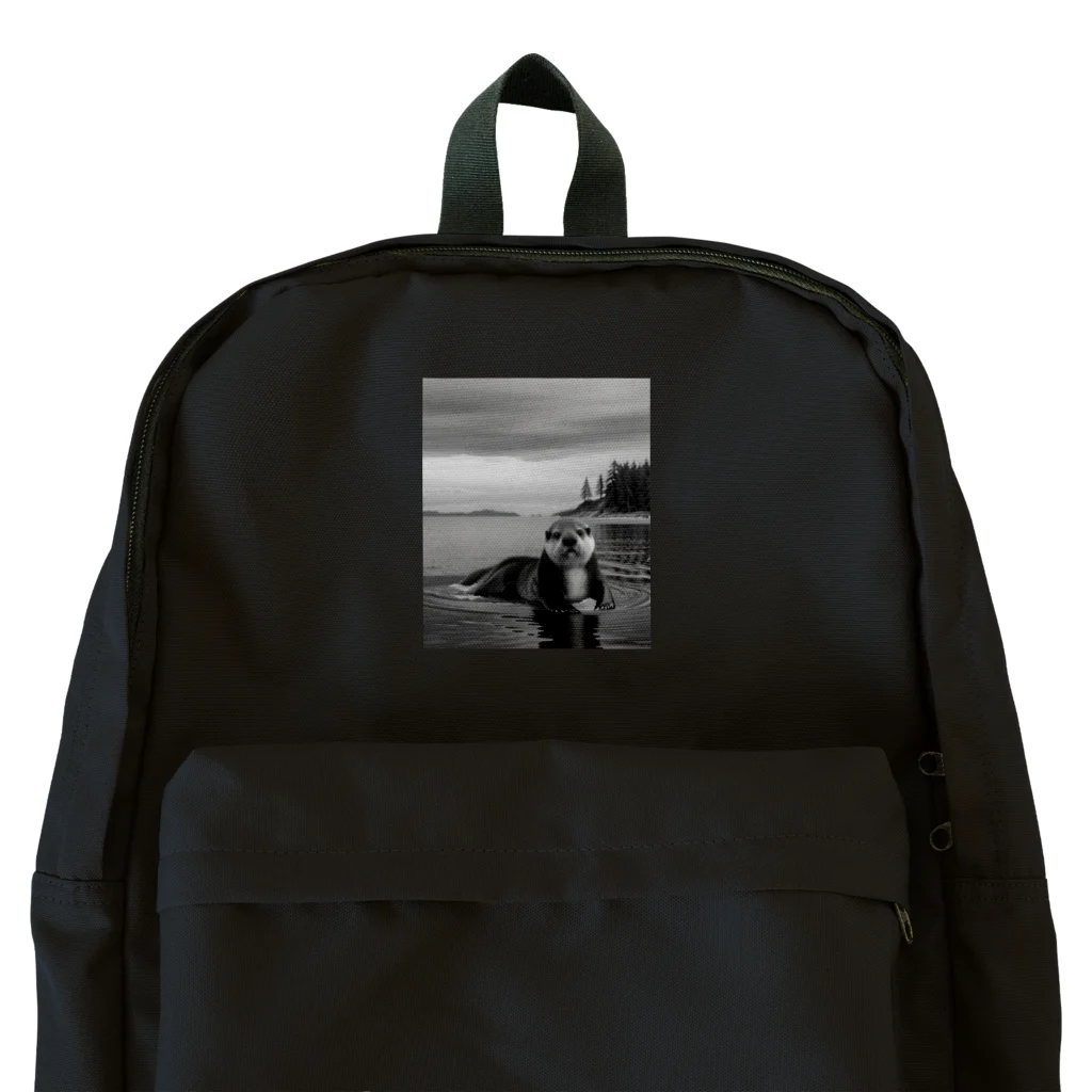 モノアニのカメラ目線のラッコ Backpack