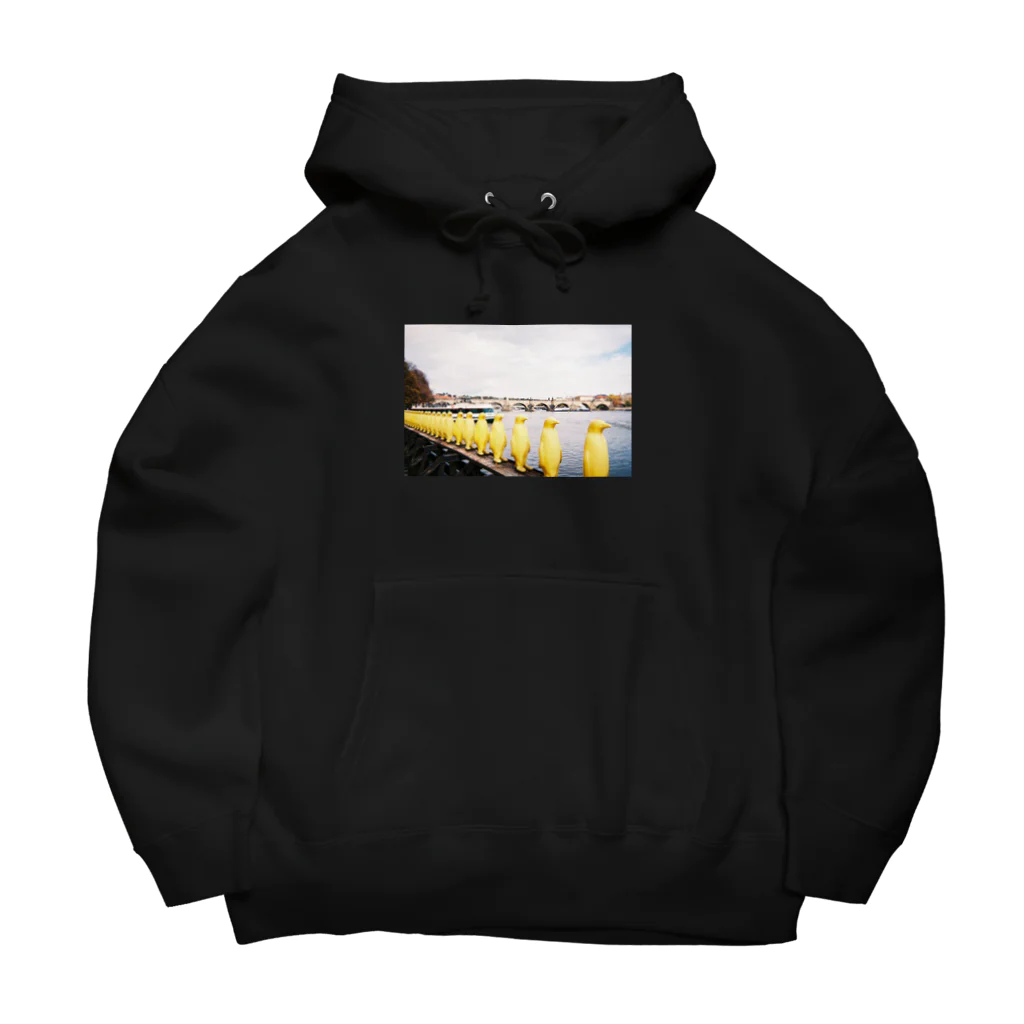 The SongsariのYellow penguins Big Hoodie