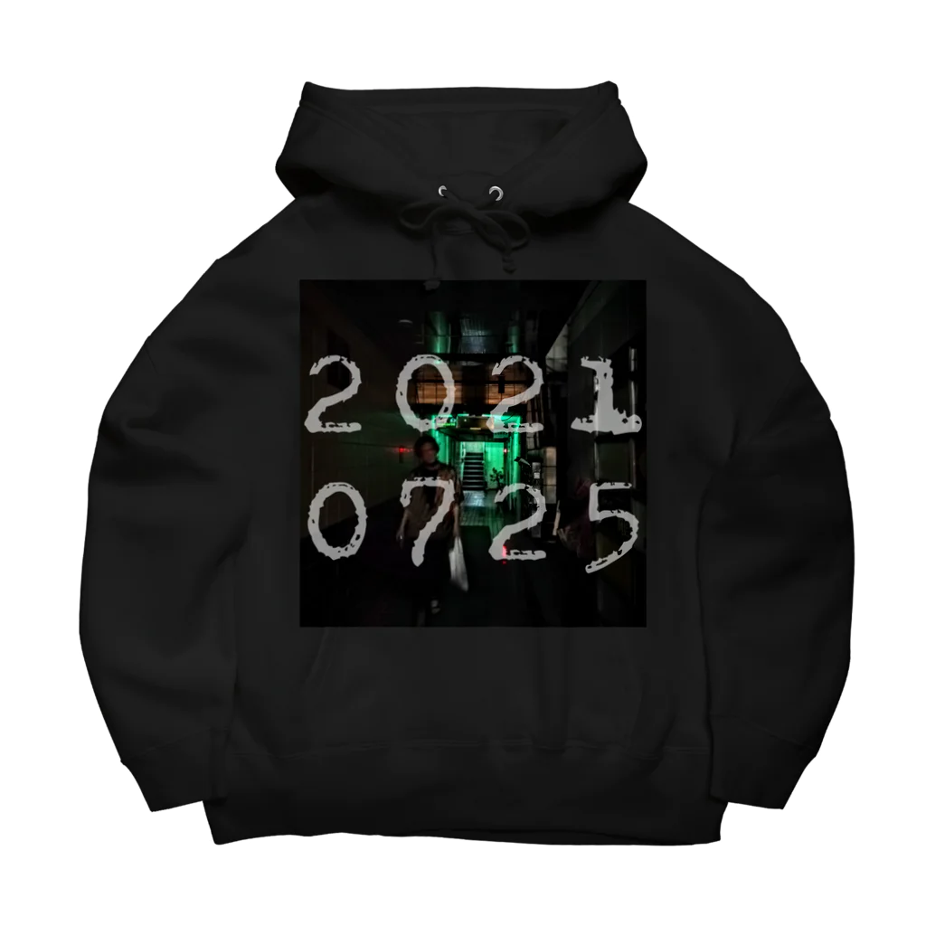 飯塚 iizukaのヒューマン3 Big Hoodie