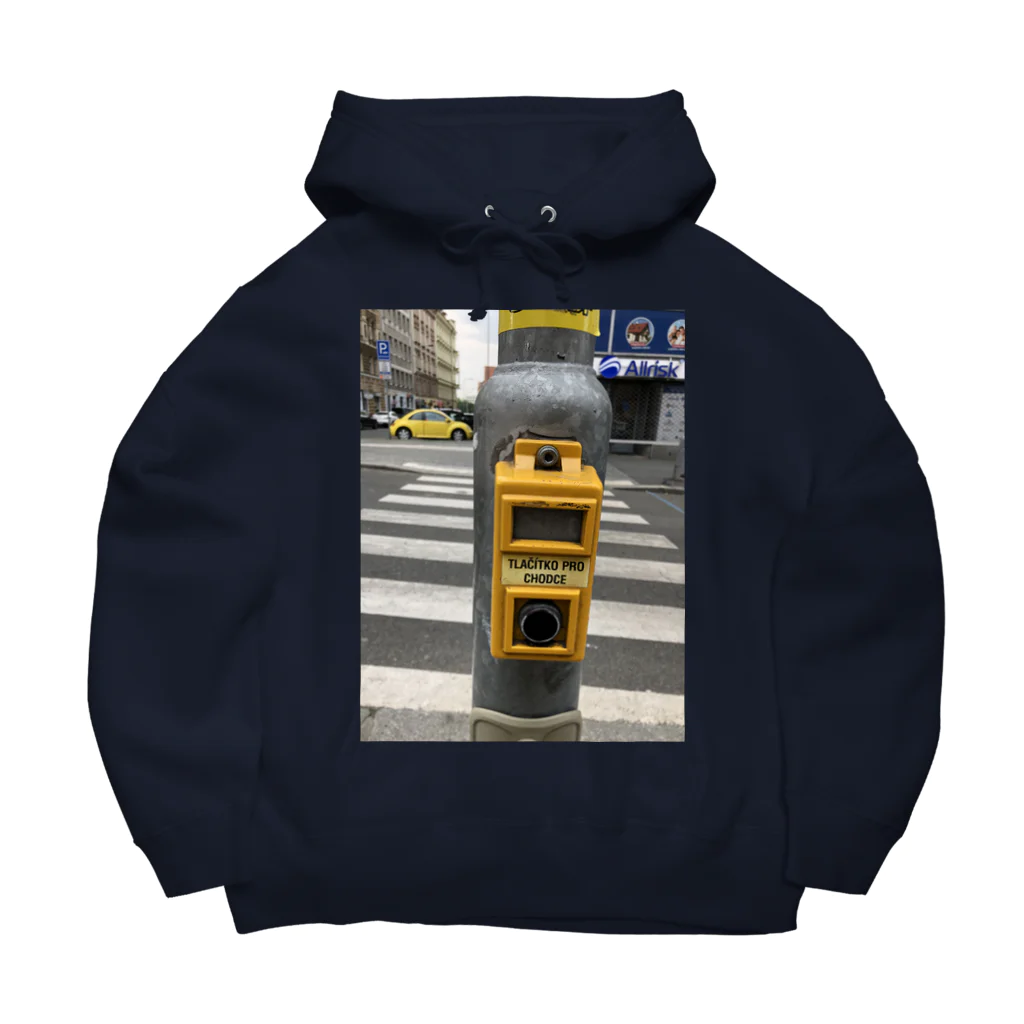 といワールドのチェコで信号待ち Big Hoodie