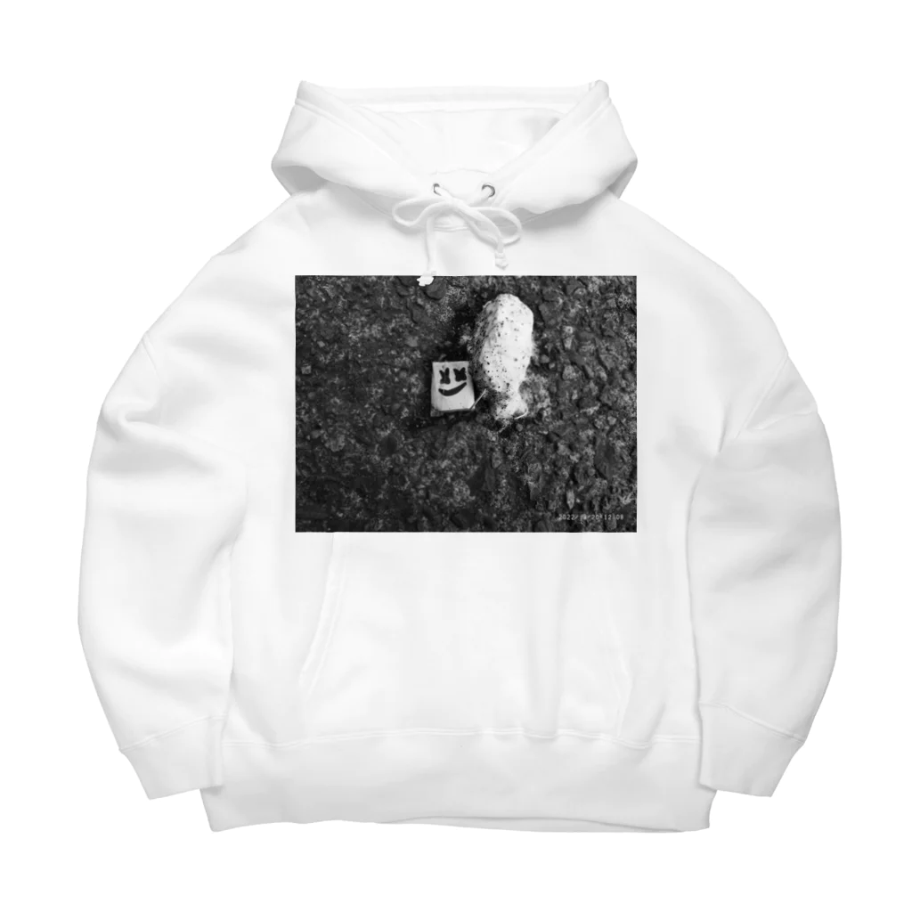 H.Oのマシュメロ路上にゲリラ出現 Big Hoodie