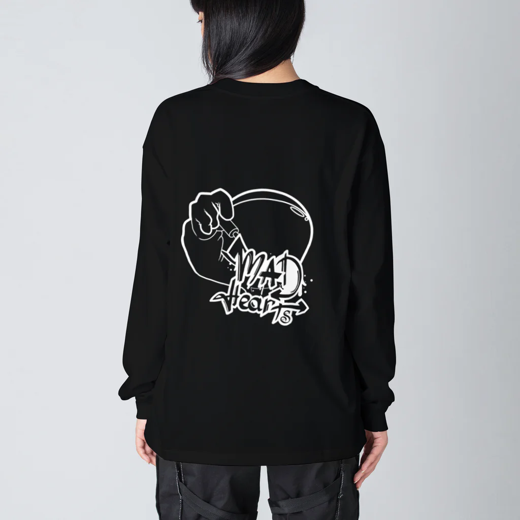 MAD Heartsの無名shark Big Long Sleeve T-Shirt