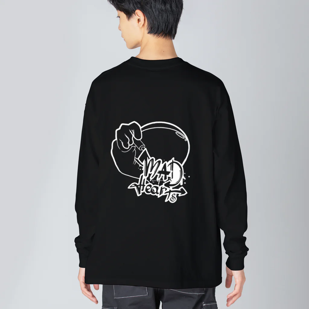 MAD Heartsの無名shark Big Long Sleeve T-Shirt