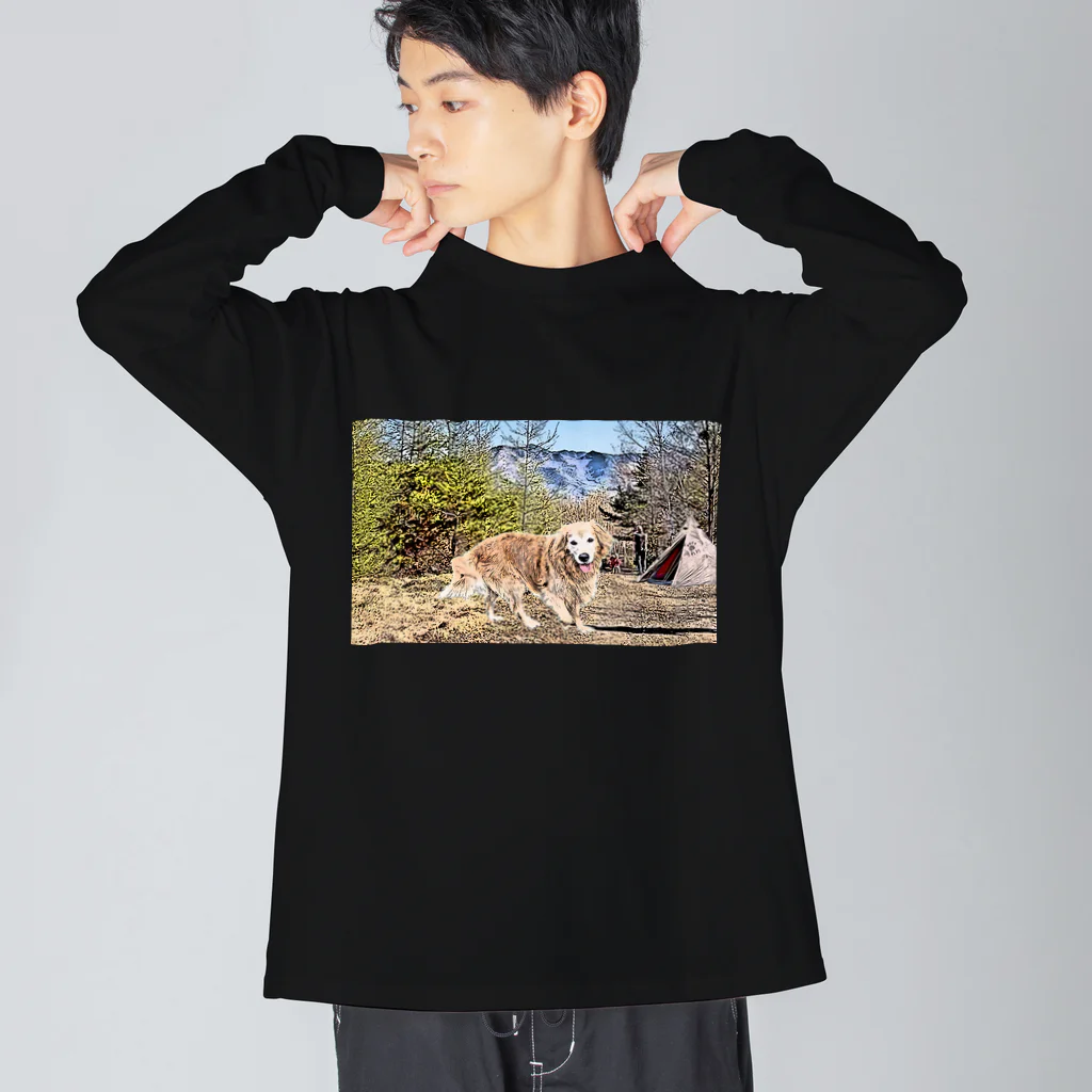 アウトドア大好き秋田犬の◇ゴールデンレトリバーとキャンプ◇ ビッグシルエットロングスリーブTシャツ