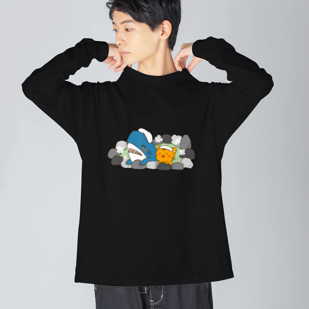 はるる堂の猫の茶トラさんサメさんと仲良し温泉 Big Long Sleeve T-Shirt