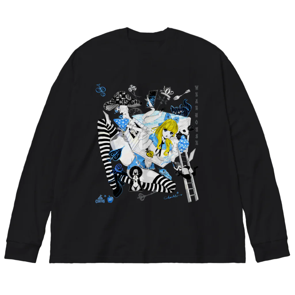 loveclonesのWEARHOUSE 家を着る少女とウサギ人形のマッドポップ Big Long Sleeve T-Shirt