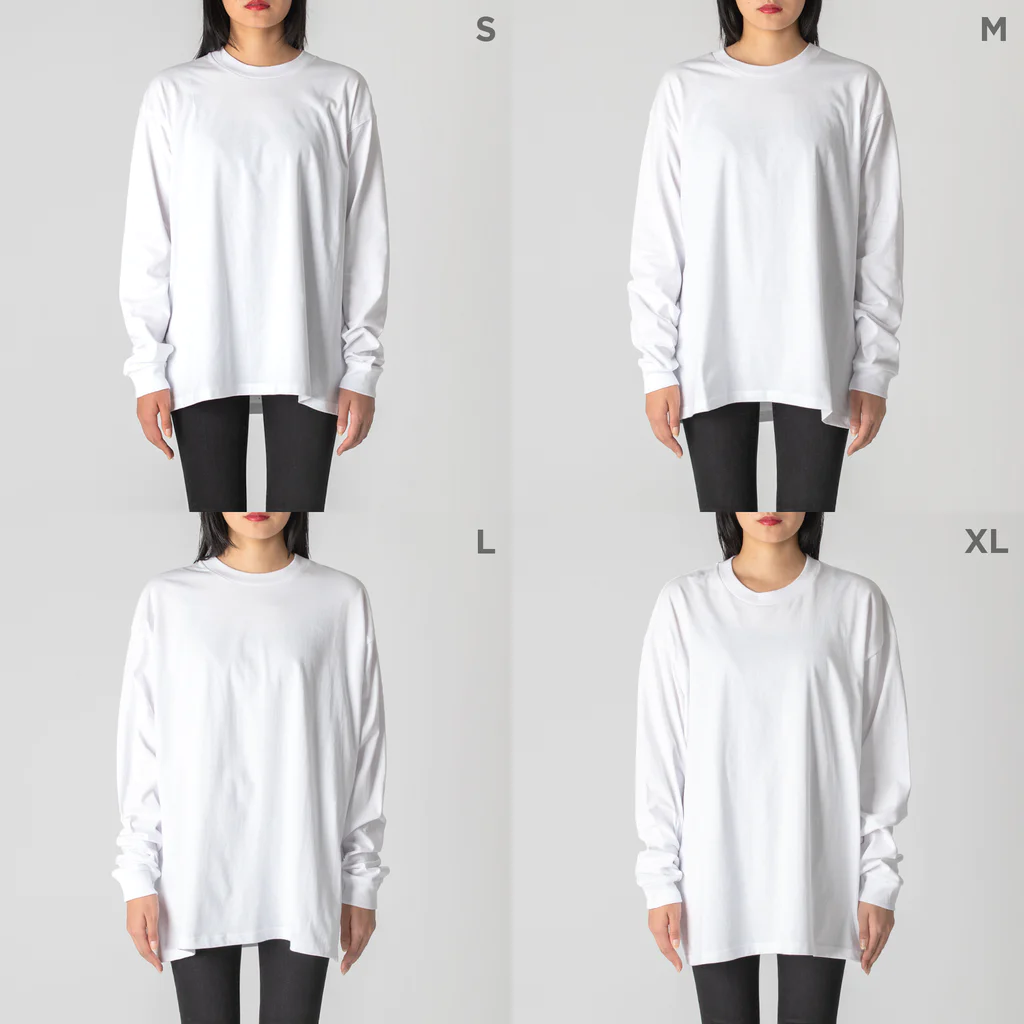 トシゾーのSUZURIのとこのヒゲ（白抜き） ビッグシルエットロングスリーブTシャツの女性着用イメージ